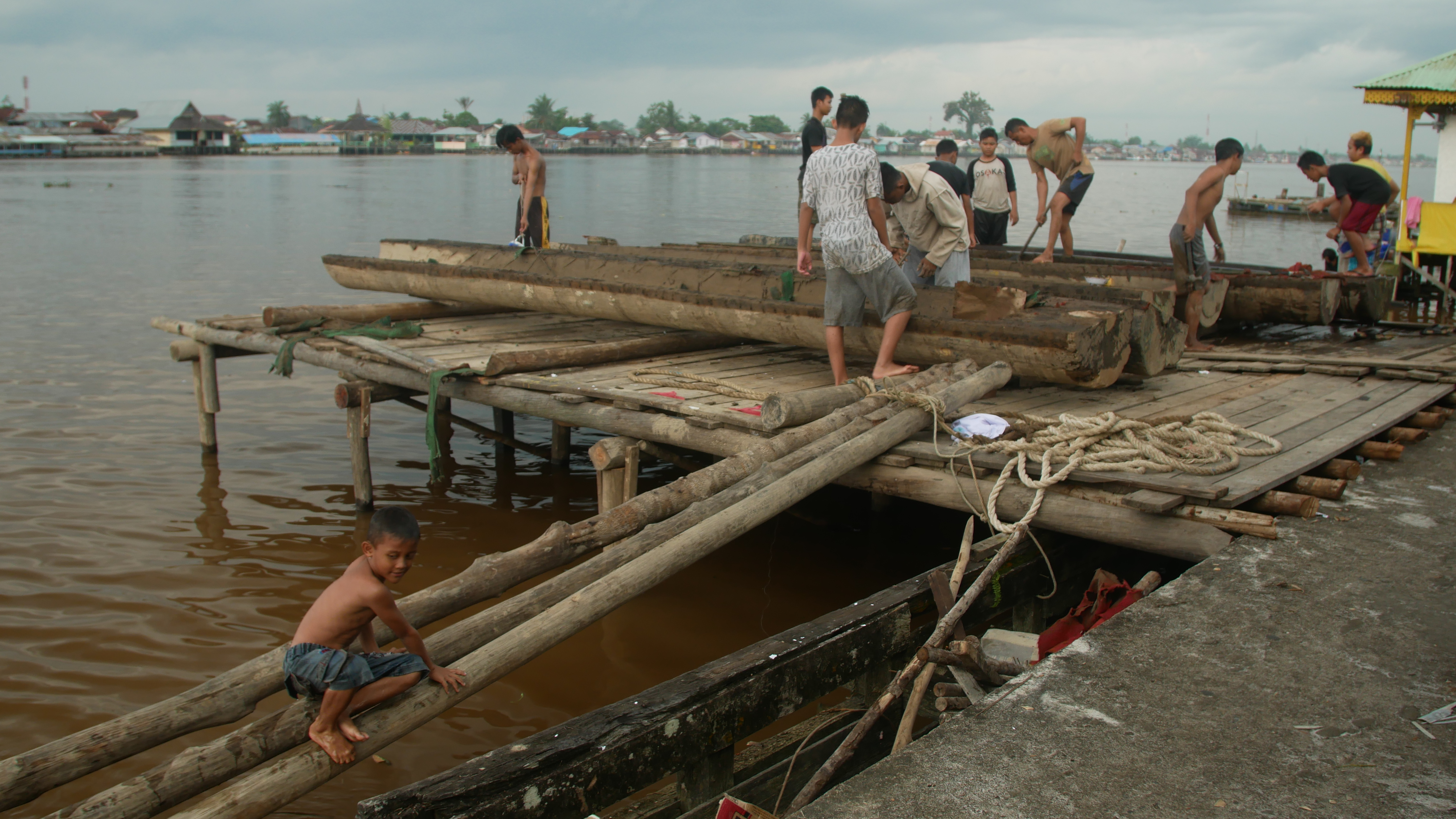 Banjir genangi jalan purnama Pontianak - RUAI.TV