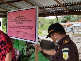 Aparat Menyegel PAUD dan BUMDes di Desa Pengadang