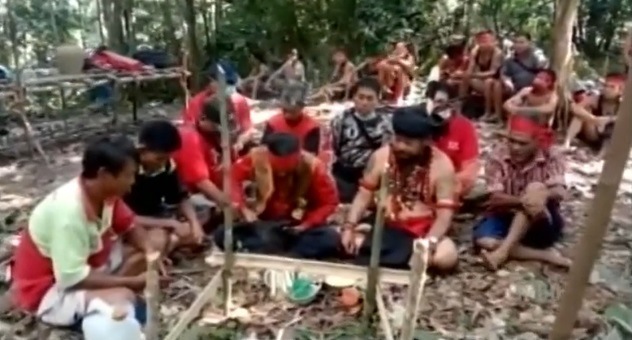 Nyurokng Tomawakng Dayak Pompang