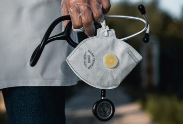 RSUD Soedarso - biaya kuliah dokter - nakes terpapar - tempat khusus perawatan COVID-19_unsplash.com_ruai.tv