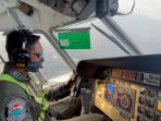 KRI Kerambit 627 Evakuasi Korban Kapal Tenggelam di Perairan Kalbar