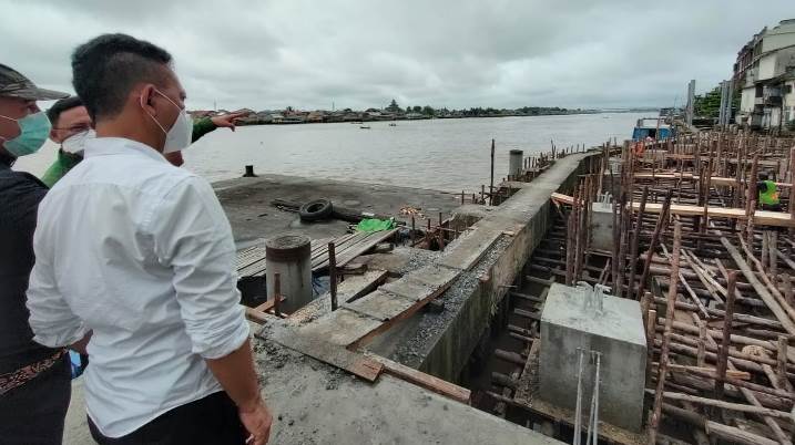 Waterfront di Pontianak Permaduan Zaman Dulu dan Modern