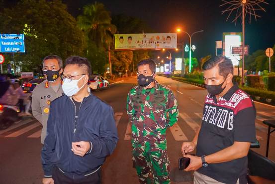 Penyekatan 24 Jam di Jalanan Pontianak Selama PPKM Darurat