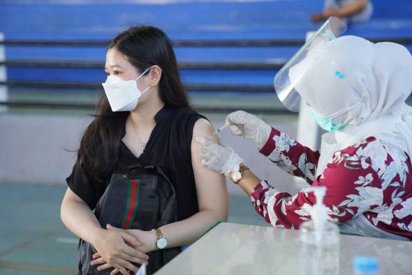 Lebih 100 Ribu Warga Pontianak Terima Vaksin