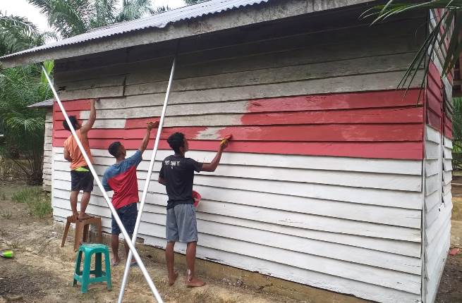 sambut hut ri, cat rumah merah putih