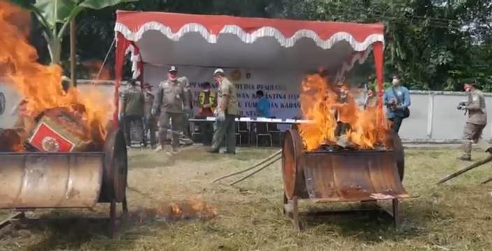 pemusnahan barang dari 16 negara di pontianak_ruai.tv