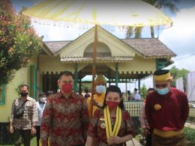 Bupati Karolin Terima Gelar Kehormatan dari Keraton Landak