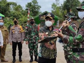 Jembatan, Pos Jaga, Sampai Toilet di Temajuk Dibangun Gotong Royong Warga Bersama TMMD