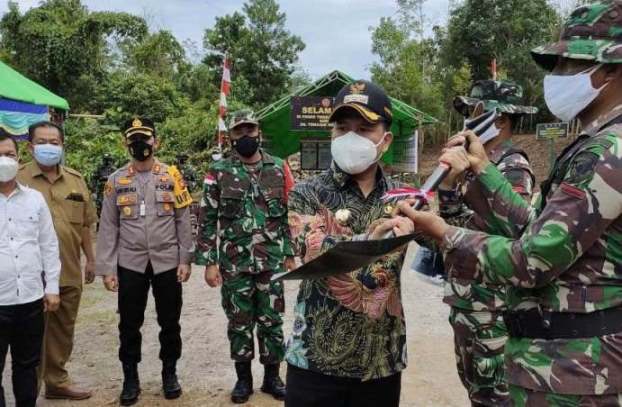 Jembatan, Pos Jaga, Sampai Toilet di Temajuk Dibangun Gotong Royong Warga Bersama TMMD