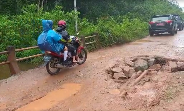 Jembatan Seribot Rusak, Pemda Janjikan Penanganan Darurat