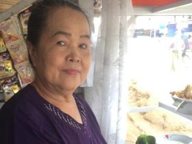 Kasihan dengan Pembeli, Ibu Asal Landak Bertahan dengan Warung Nasi di Pontianak