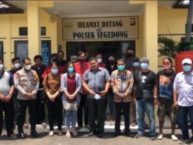 Ketua DAD mempawah dan rombongan di Mapolsek Segedong.