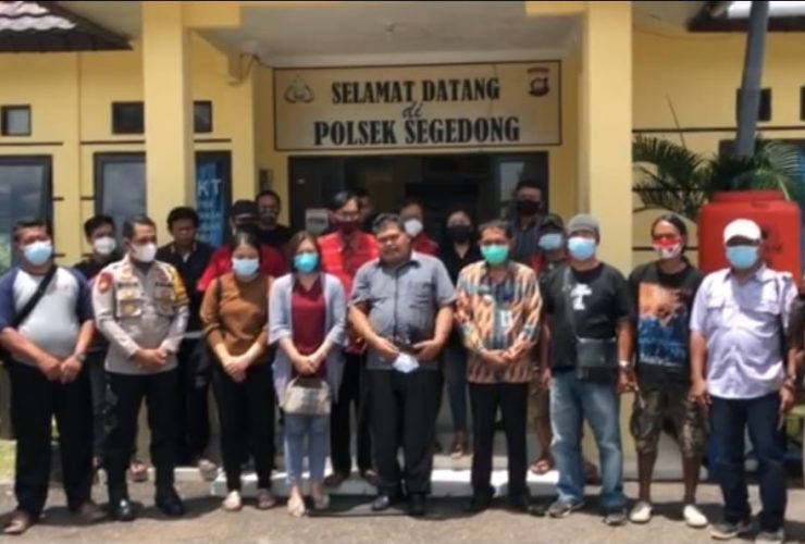 Ketua DAD mempawah dan rombongan di Mapolsek Segedong.