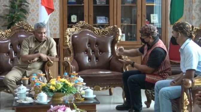 Institut Dayakologi dan Komunitas Adat Jelai Hulu Temui Bupati Martin