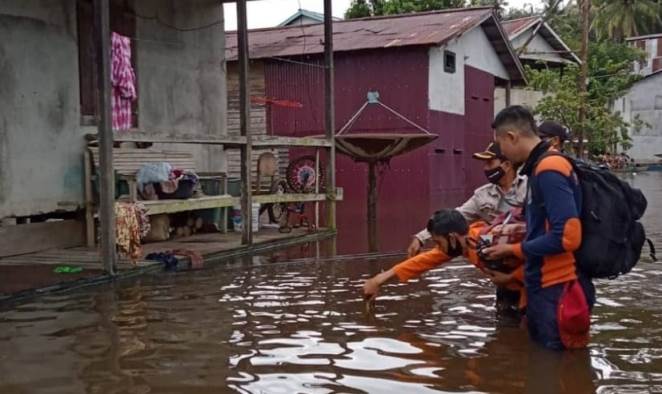 banjir ketapang genangi rumah warga