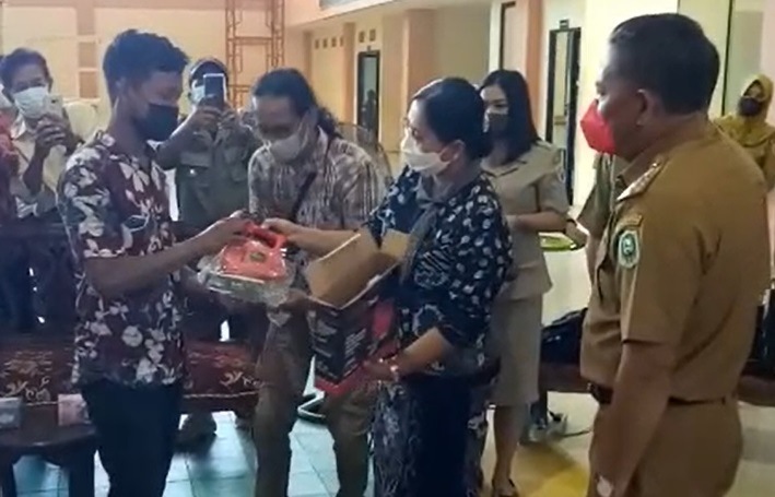 Kerajinan dari Limbah Kayu, Bupati Pesan 1.000 Buah