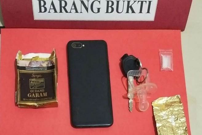 Polisi Tangkap Kurir Sabu di Depan Puskesmas Nanga Pinoh