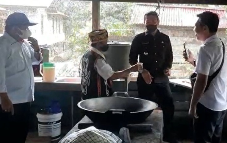 30 Tahun Tekuni Gula Aren, Sa'em Mampu Kuliahkan Anak