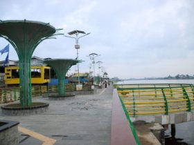 Poles Tepian Sungai Kapuas Jadi Wajah Depan Kota Pontainak