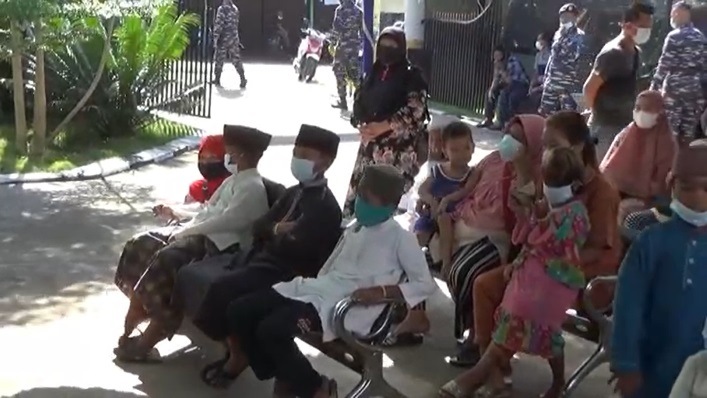 Vaksin COVID-19 Sekaligus Sunat Massal