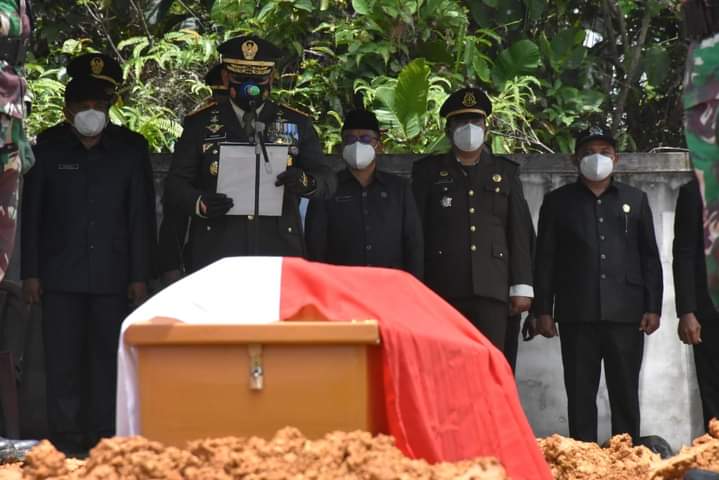 Sertu Ambrosius Dimakamkan di Ketungau Tengah