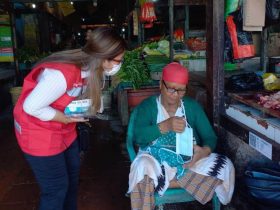 2.500 Masker dan 200 Botol Hand Sanitizer dari PMI Sangau