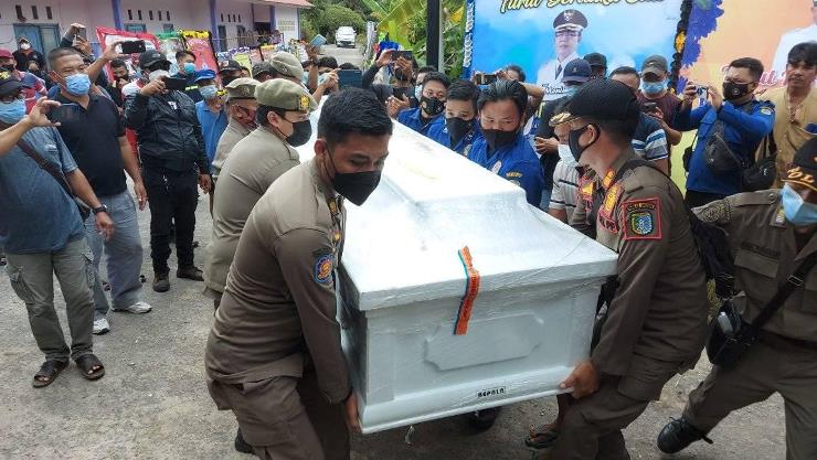 Wabup Sudiyanto Berpulang, Sintang Kibarkan Bendera Setengah Tiang