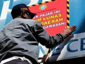 Tunggak Pajak, Pontianak Tempel Peringatan di Reklame