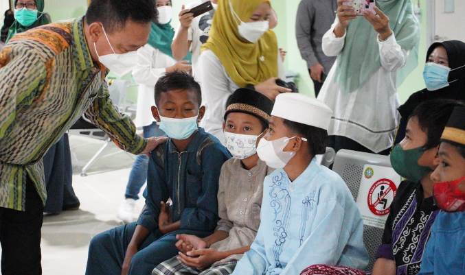 khitanan massal Pontianak_prokopim_ruai.tv