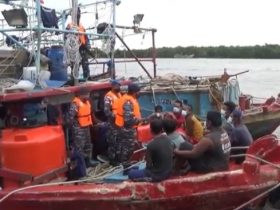 Lanal Ketapang Tahan Dua Kapal di Perairan Karimata
