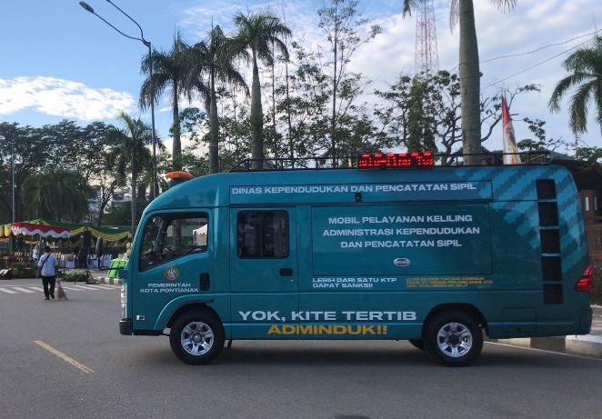 Mobil Keliling Layani Cetak KTP Elektonik