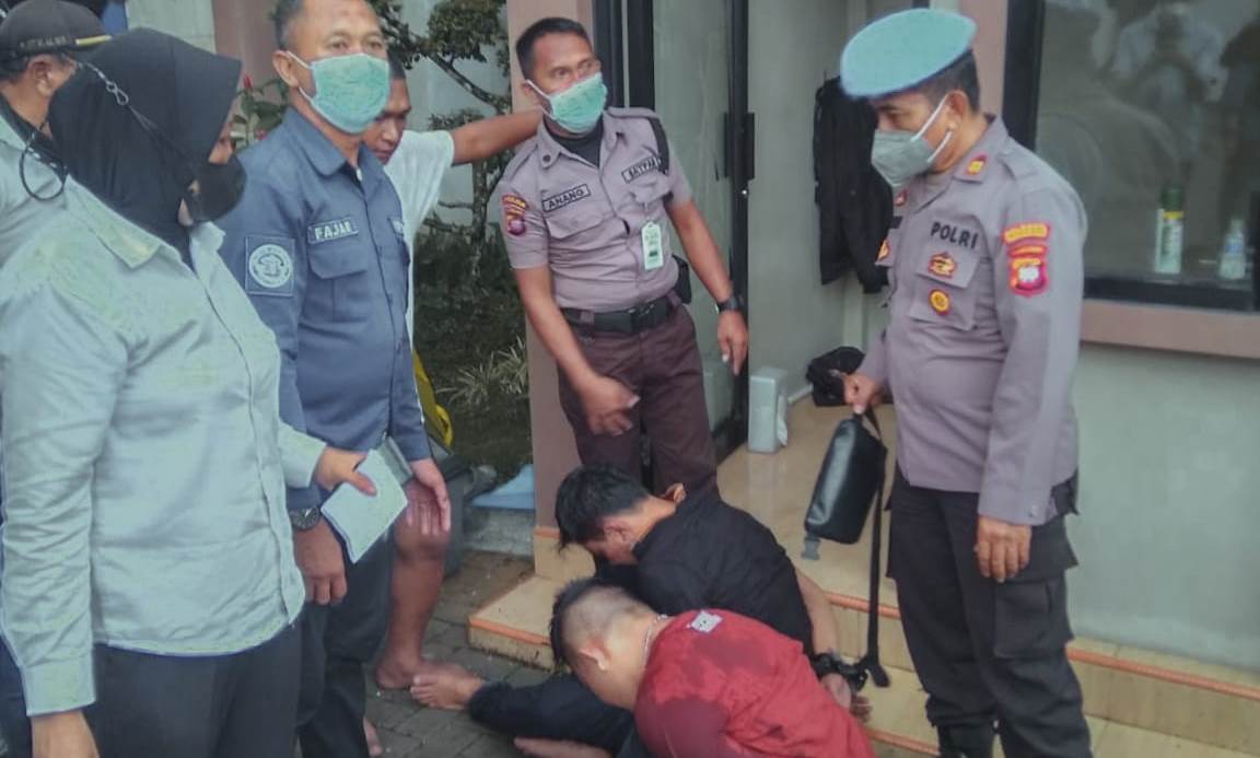2 Ditangkap, 1 Kabur: Pembobol ATM di Pontianak