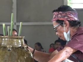 Perusahaan Bayar Denda Adat Karena Serobot Lahan Warga