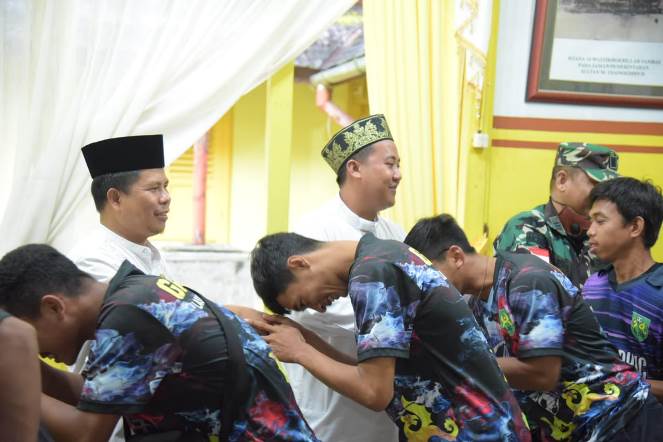 Bupati Beri Bonus 25 Juta Kepada GABSIS Sambas