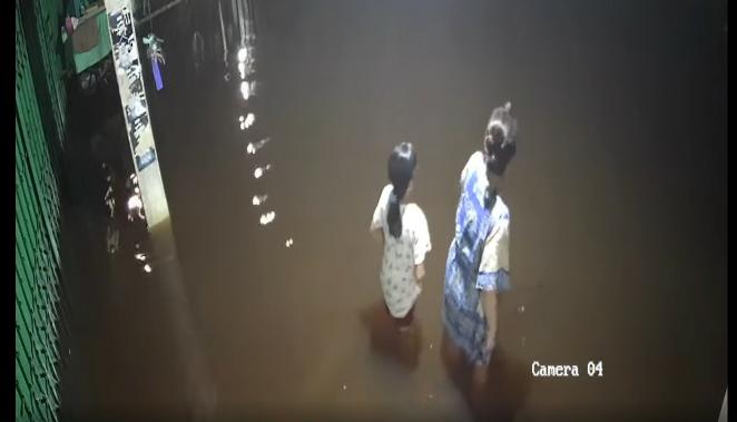 benarkah buaya muncul di lokasi banjir_ruai.tv