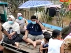 nakes naik perahu di Sekadau_ruai.tv