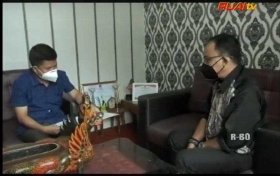 Bupati Sambas Satono berkunjung ke redaksi Ruai TV