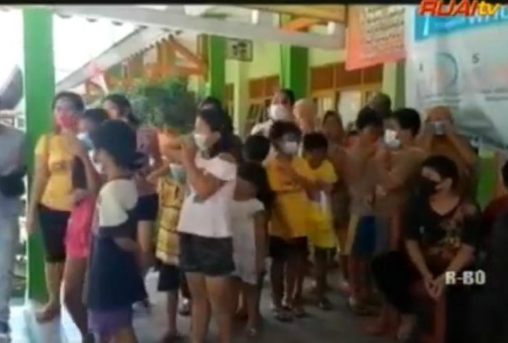 Menghibur Anak-anak Korban Banjir - VIDEO