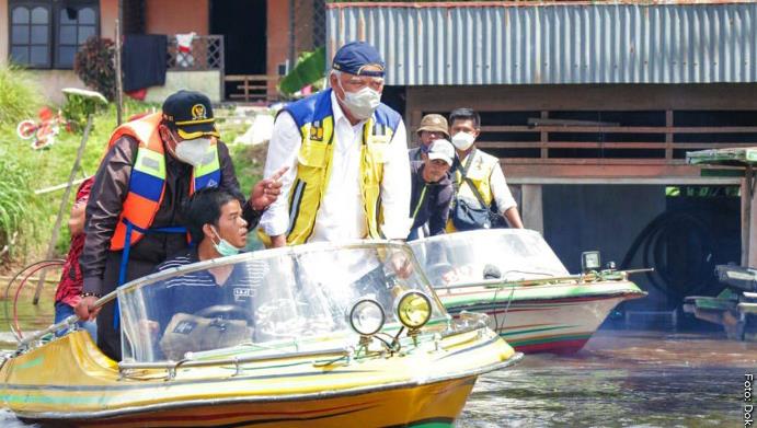 Menteri PUPR tinjau banjir Sintang Kalbar_ruai.tv