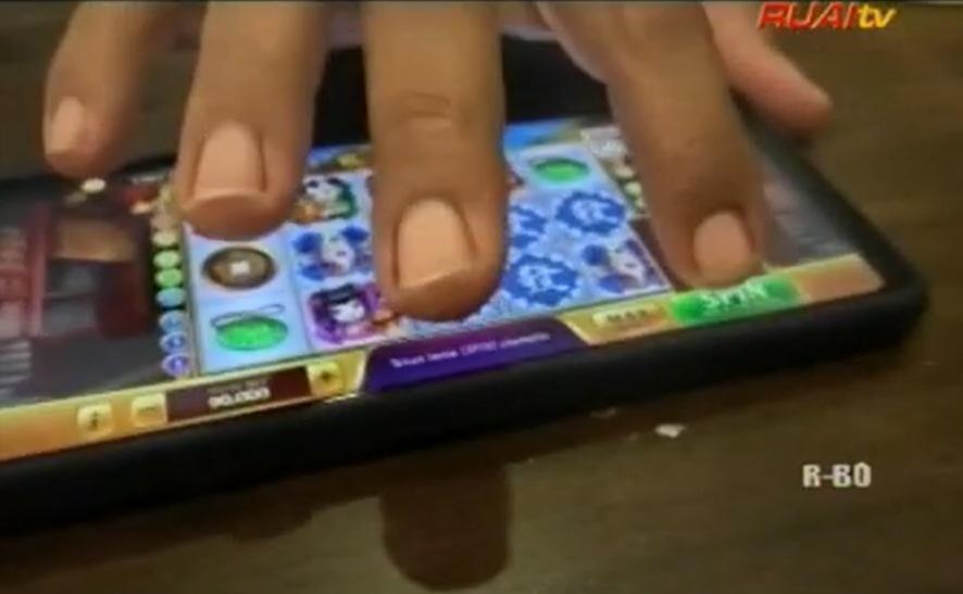 Ratusan Juta Rupiah Utang Akibat Judi Online - VIDEO