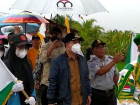 Rayakan HGN dan HUT PGRI Ke 76 Dibawah Guyuran Hujan - ruai.tv