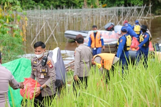 10.403 Korban Banjir Sintang Mengungsi ke Posko