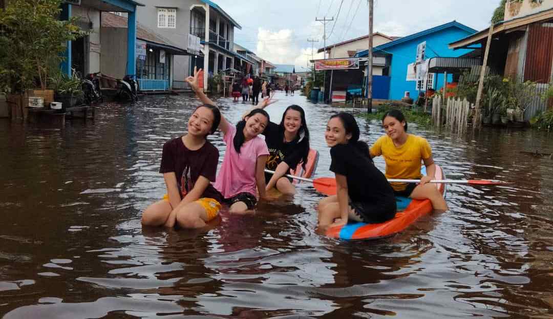 banjir di pasar semitau_ruai.tv