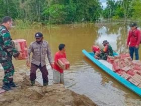 orang tak dikenal sumbang korban banjir