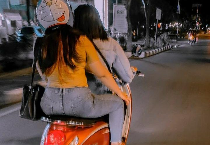 cewek tak pakai helm_polrestakotapontianak_IG_ruai.tv