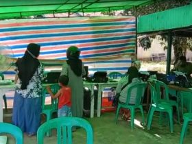 Kantor Desa Darurat Gunakan Terpal di Sungai Ringin