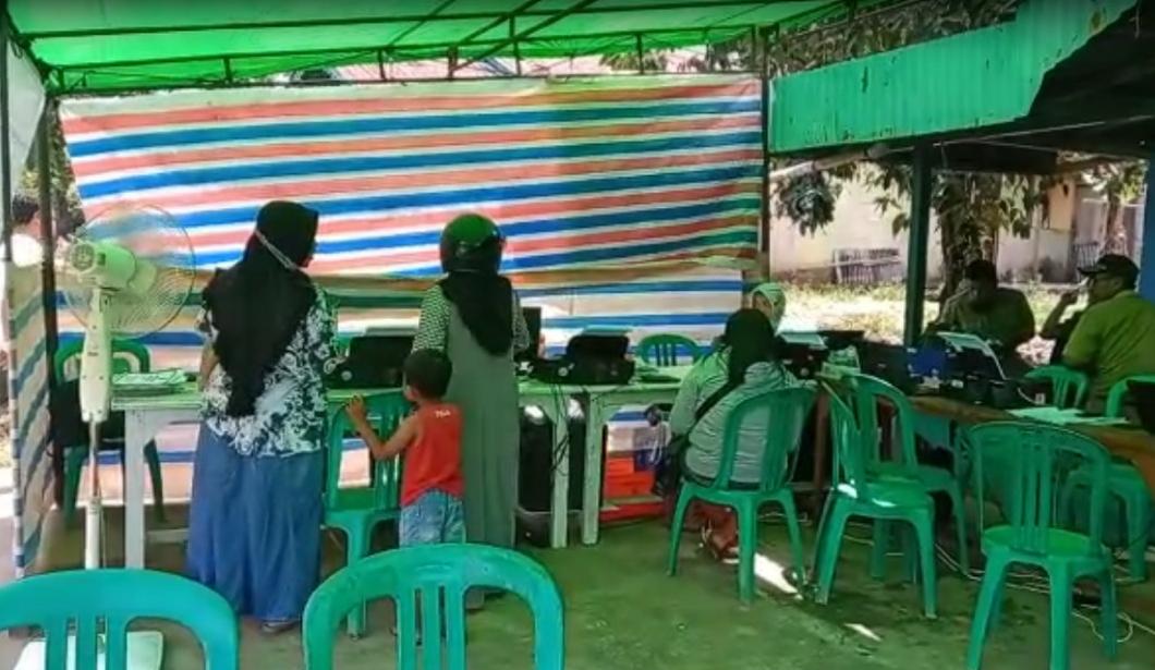 Kantor Desa Darurat Gunakan Terpal di Sungai Ringin