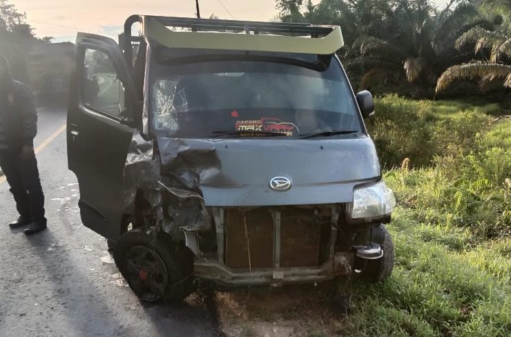 Setelah Tikungan Kuburan, Pikap dan Motor Ini Tabrakan