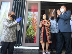 Gubernur Midji Kunjungi Landak di Hari Natal