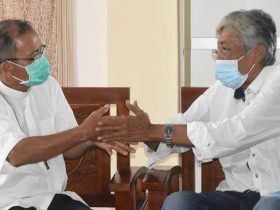 Bupati Sintang Kunjungi Uskup Samuel dalam Momen Natal